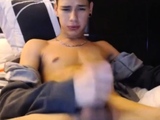 Super-Hottie Amateur Big-Cock Twink Handjob