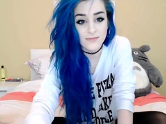 Amateur Webcam Teen Flashes Masturbates