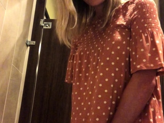 Hot amateur blonde pregnant toying her pussy solo
