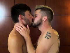 Hung gay fucks mohawk twink