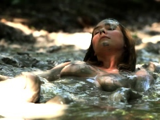 Amateur ass rammed outdoors